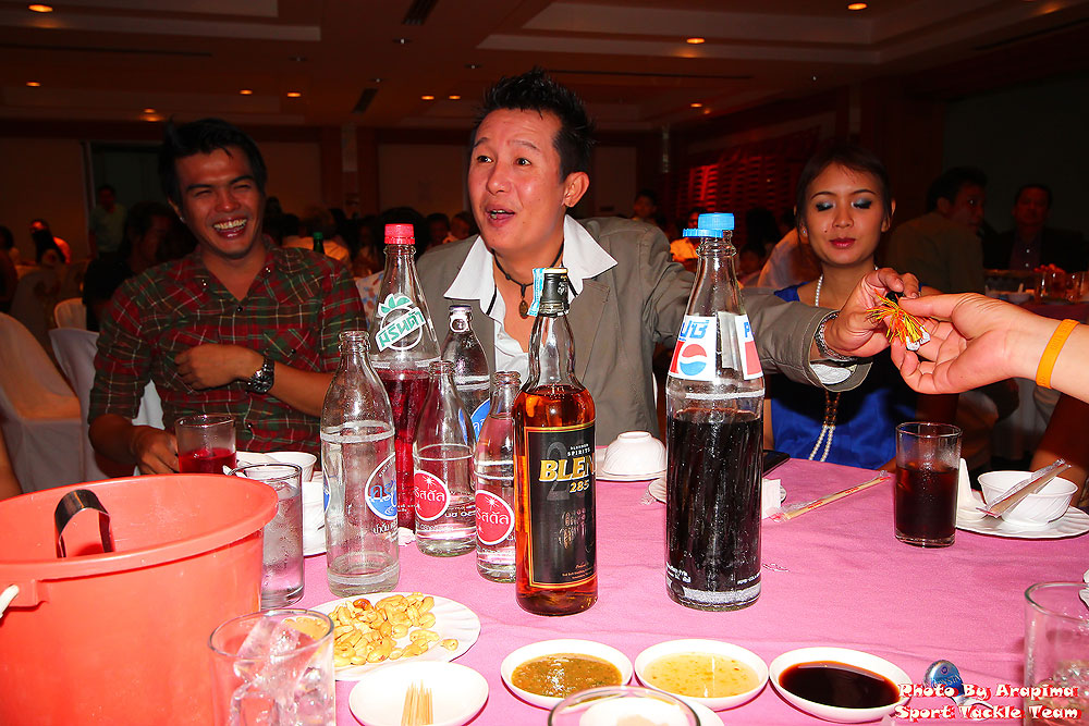 
 :grin: :grin:  มาๆๆๆๆๆ เอามานี่เลย..........ตรูยึด อิอิ :laughing: :laughing: