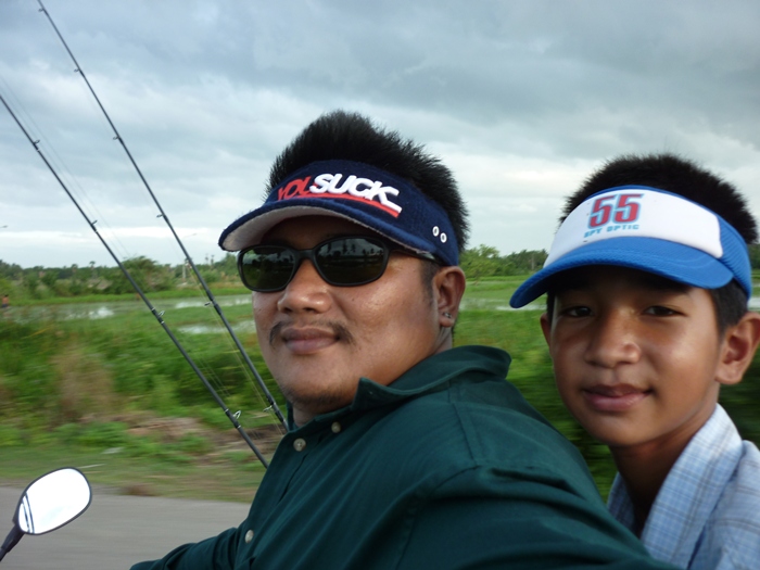 กับแล้วคับ  เหยื่อตัวเก่งของผม สบัดหลุดจากกิ๊บกระเดนหายหาไม่เจอ
  เสียอารมณ์เลย  กับบ้านดีกว่า :cry