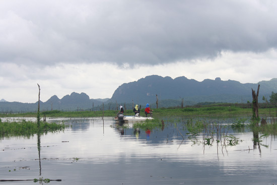 เรืออของน้าตู่ครับ  :smile: