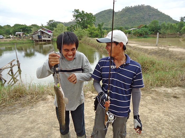 ผมต้อง..วิ่งไปอีกฝั่งนึง ของบ่อ โอ้ว์..ไกล  :laughing: :laughing: :laughing:

ตัวนี้..ไซด์ดี เท่าต