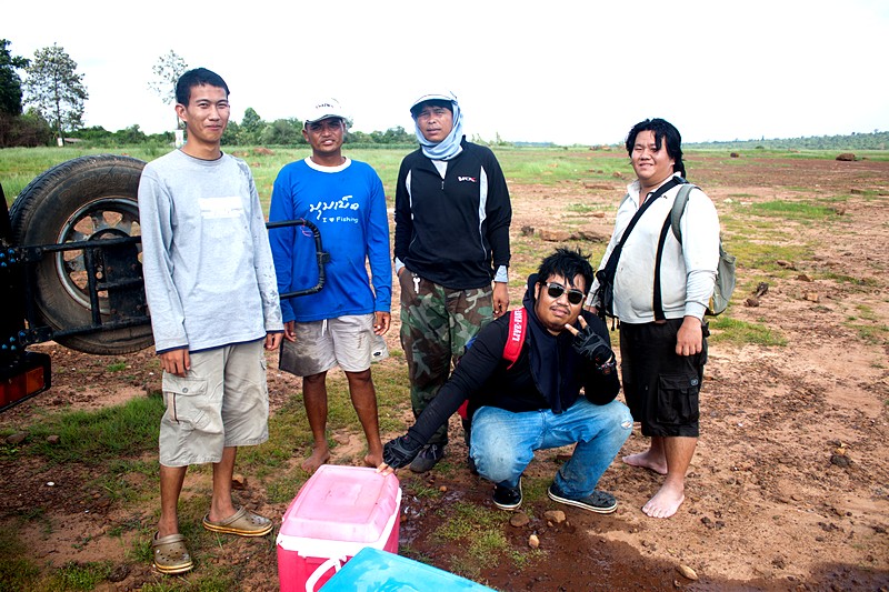  [b]ขอลา ด้วยภาพนี้ครับผม ขอบคุณ พี่โถ น้องโจ พี่อ๋อง น้องมาร์ค น้องไมค์ พี่โต(ร้อยเอ็ดพิชชิ่งแนะนำๆ