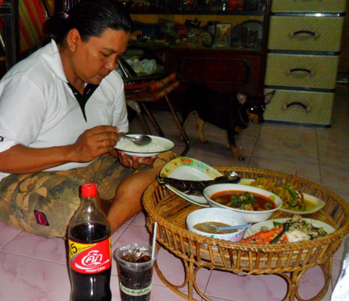 ป้ากินก่อนละนะ... :grin: :grin: :grin:  :umh: :umh: