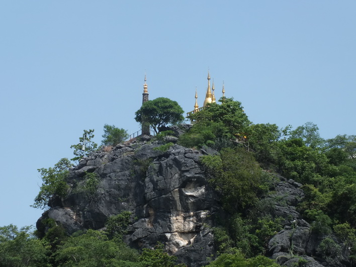 พระพุทธบาทเขาหนามครับ :prost: :prost: :prost: :prost: :prost: