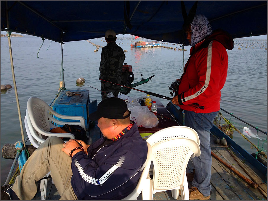  [b]เริ่มเก็บข้าวของบนเรือแล้วครับ [/b]