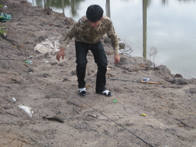 ไม่รู้เคยจับปลาช่อนเปล่า
 :laughing: :laughing: :laughing: :laughing: