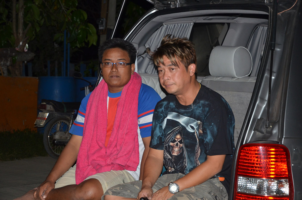 ต้องขอบคุณพี่  สองคนนี้อย่างมากคับ   :prost: :prost: :prost: :prost: :prost: