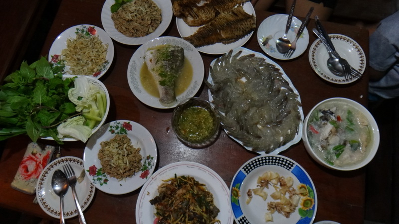 เมนูทุกอย่างพ้อมแล้วกินกันเลยนะคร๊าบบบบ

 :umh: :umh: :umh: :umh: