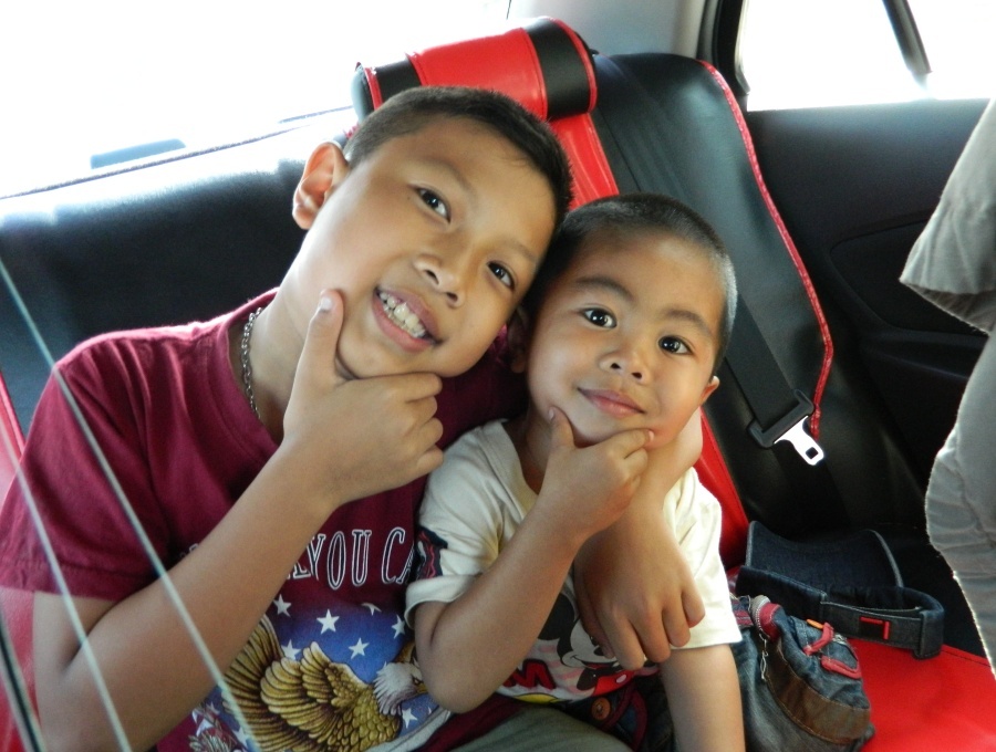 เจ้า3ซ่าค่ะ    ดูภาพก็รู้ค่ะว่าซ่าแค่ไหน :laughing: :laughing: :laughing: :laughing: