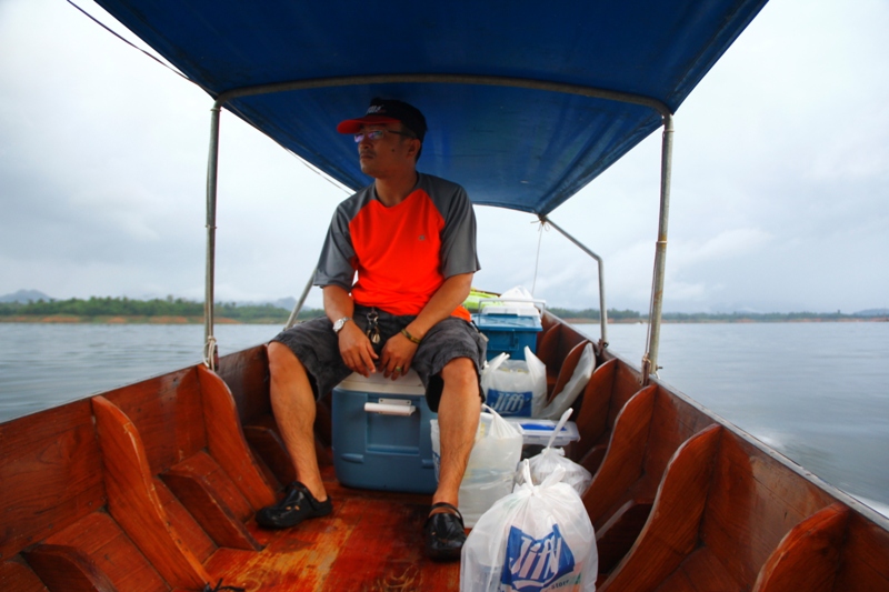 เรือก็ลำออกใหญ่   ไปกันแค่สอง หนุ่ม เอง :grin: :grin: