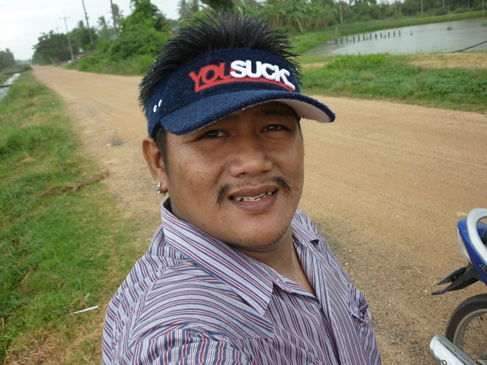ผมต้องเก็บก้องก่อนนะคับ  เดี๋ยวฝนหยุดค่อยเอาออกมาถ่ายรูปต่อคับ :grin: