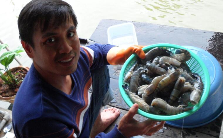 ตะก้า นี้อบ ซอสตามสูตร. ป้า ลีหลาน หลาน ชอบ ป้า ลี ชอบทำ555555