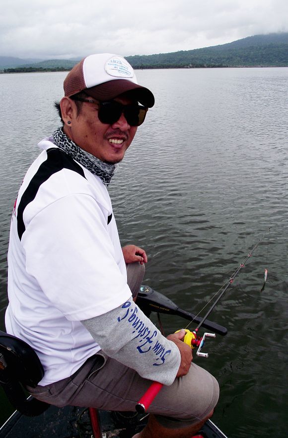 นี้ก็เหมือนกัน  :laughing: :laughing: เป็นไงตานุ๋ หลับสบายดีป่ะ  :grin: