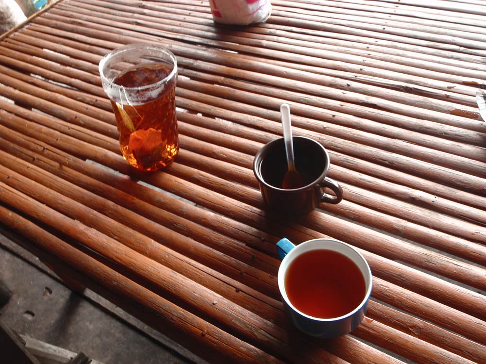 ชา กาแฟ ร้อนๆ ยามเช้า สดชื่นดีจริงๆ  :umh: