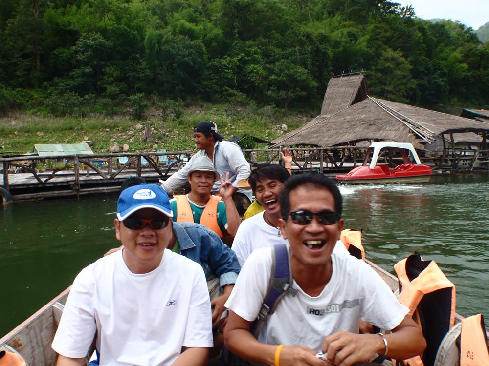 ลากันด้วยภาพนี้ครับ 

ต้องขอบคุณ น้าโป้ง ที่ชวนผม :grin:

ขอบคุณน้าป้อที่ประสานงานกับแพ และ ขับร