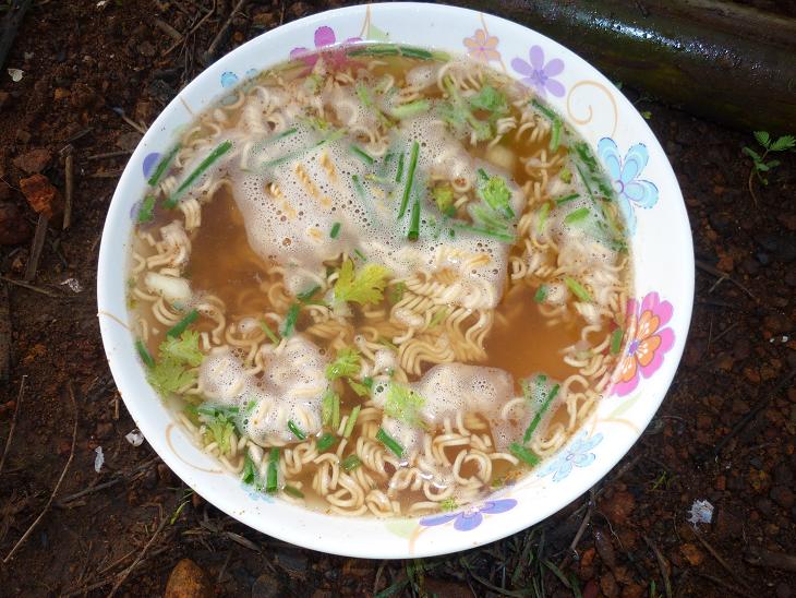 ตามด้วย นี่เลยขาดไม่ได้ มาม่า ต้ม  :cheer: :cheer: :cheer: :cheer: :cheer: :cheer: :cheer: