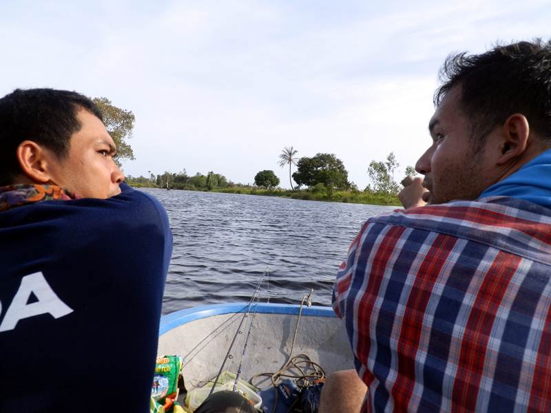  หัวเรือ 2 คนเลยคับ สงสัยจะเหนื่อย 
