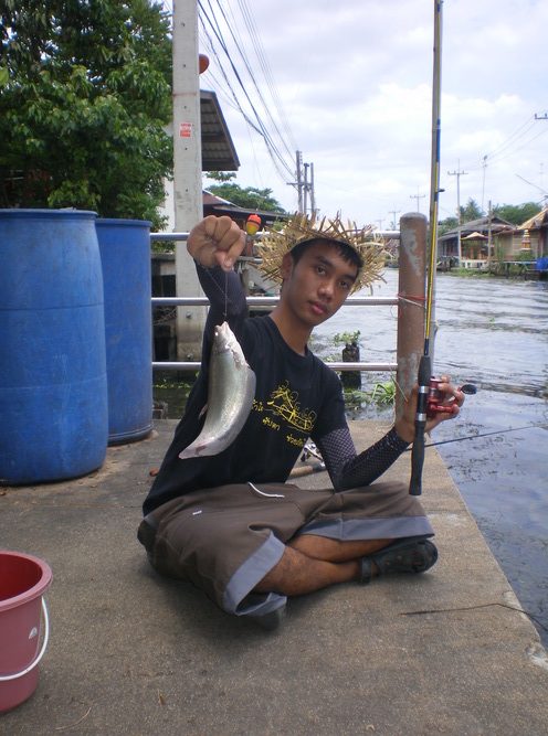 

โถ่!!นึกว่าลูกปลากรายเห็นโดด เสียฟอร์มเลย..)  :laughing: :laughing: