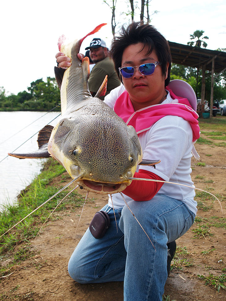 น้าเอ๊กซ์ หล่อไปเป็นคนที่ 2  :smile: