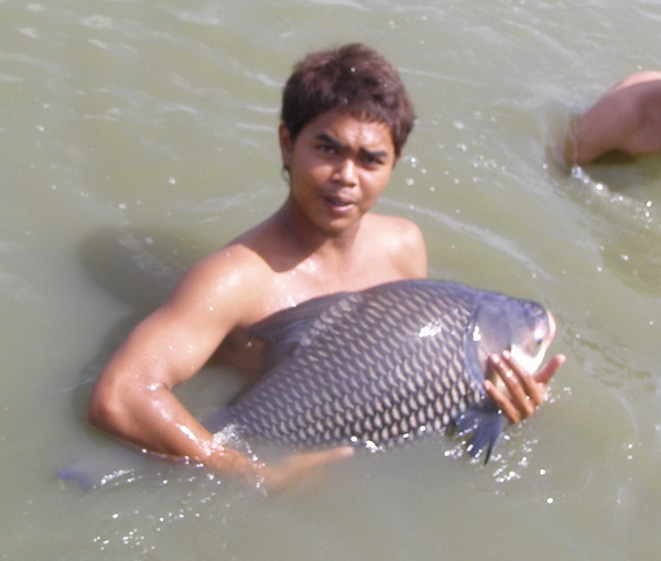 เรือรบเกราะดำตัวนี้ใหญ่สุดน่าจะเกือบ20 kg