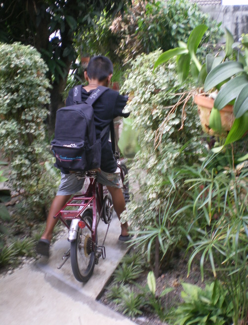 บายๆ แล้วเจอกันที่ร.ร.นะ ไอ้รุ่นน้อง  :grin: :grin: