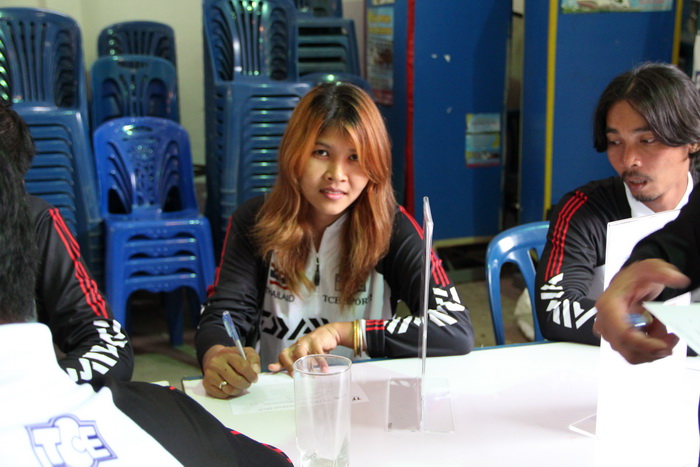  [b]น้ากอล์ฟ ลอกข้อสอบ[/b] :laughing: