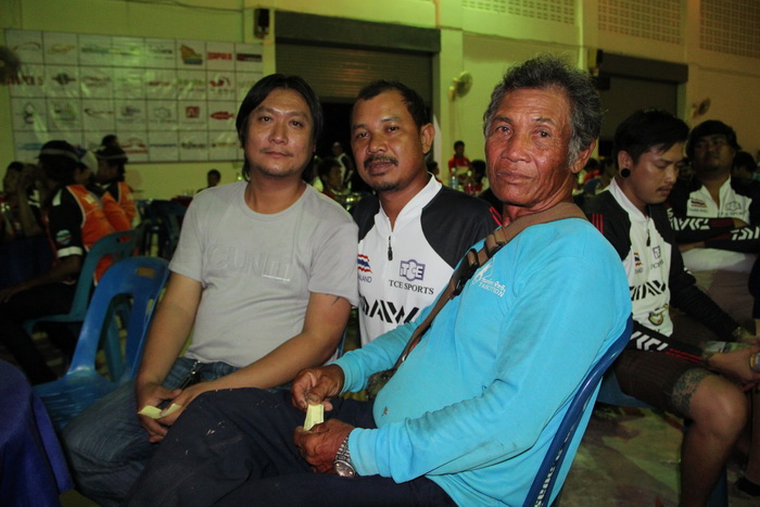  [b]น้าต้าล๊อคอิน patoกับพ่อใหญ่ยูรให้เกียรติ์มาร่วมโต๊ะด้วยกัน[/b] :prost: