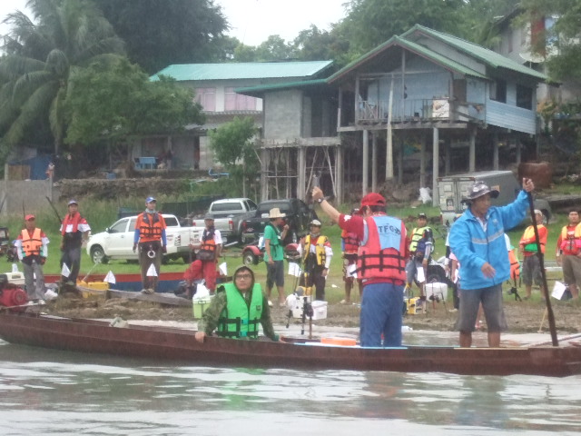 เรือ ลำ น้าซีซ่า เริ่ม ออก แล้ว ครับ 
