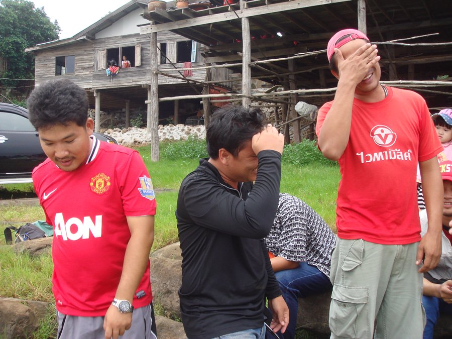นั่งไว้อาลัยให้  10 วินาที  :laughing: :laughing: :cheer:
