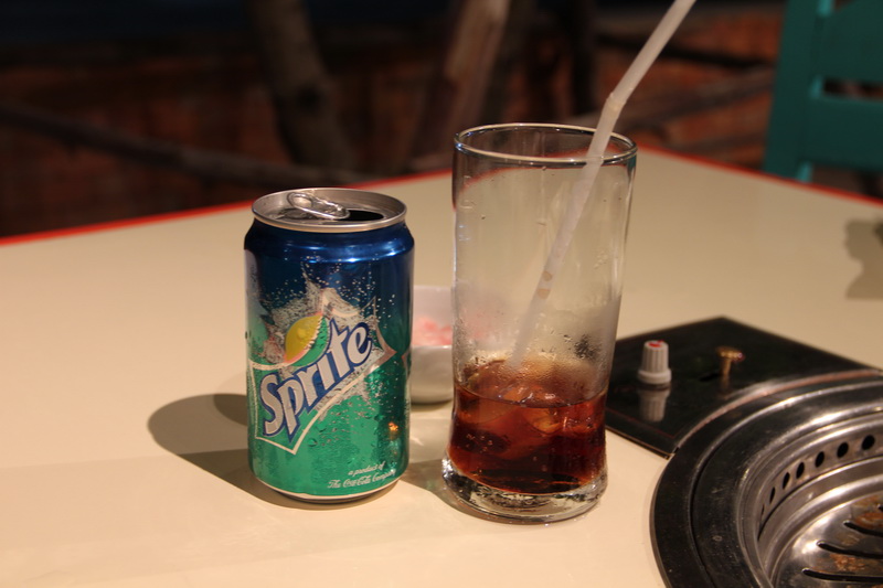  [b]ในแก้วน่ะCoke แต่กระป๋องไหงเป็น Sprite ไปได้เนี่ย[/b] :laughing:

 [b]คืนนี้ขอพักไว้ที่ภาพนี้ก