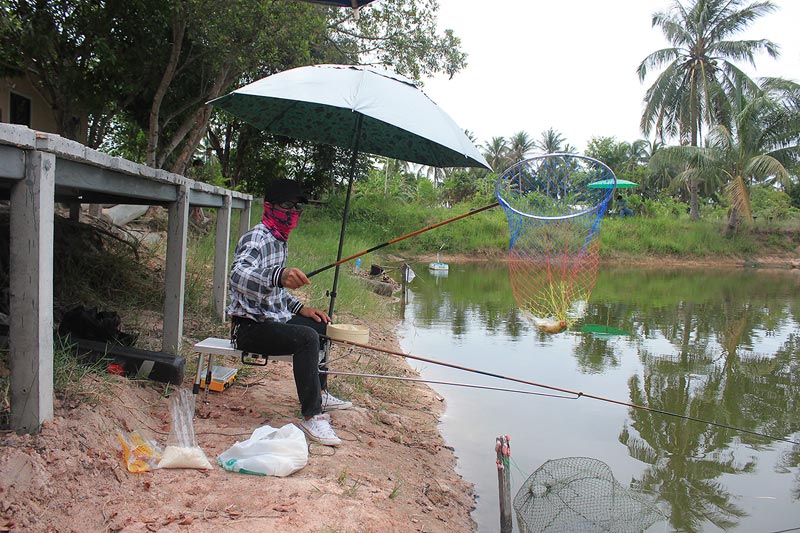 คุณเพชร โชว์ มั้ง แต่ดูตัวสิ  :ohh: 