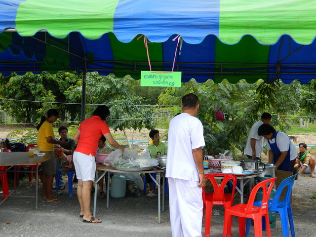 
เลยมาทำก๋วยน้ำให้กิน :laughing: :laughing: :laughing: