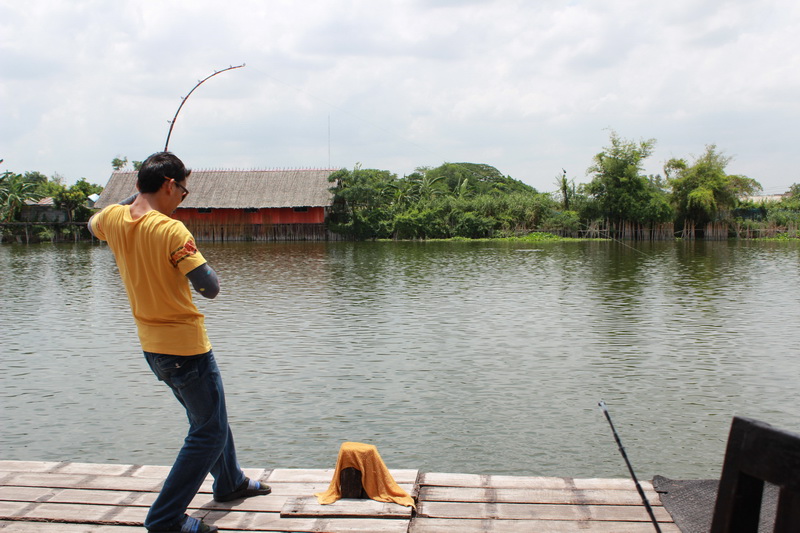 วิ่งไปทางขวา   :cool: :cool: :cool: