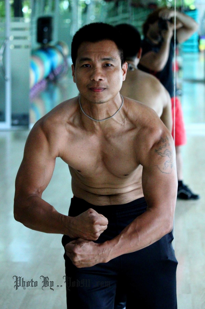 โพสท่าครับ :laughing: :laughing: :laughing: