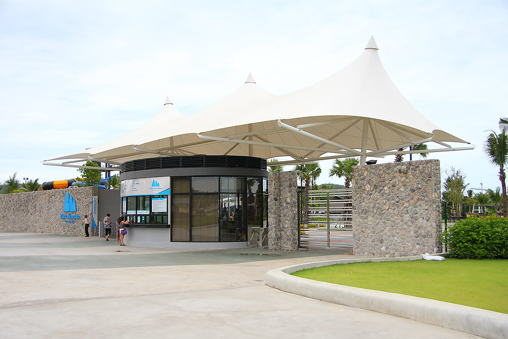 Black mountain water park