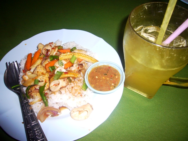 จานนี้ ร้านคนมาเลครับแต่พูดไทยได้ อร่อยครับ 