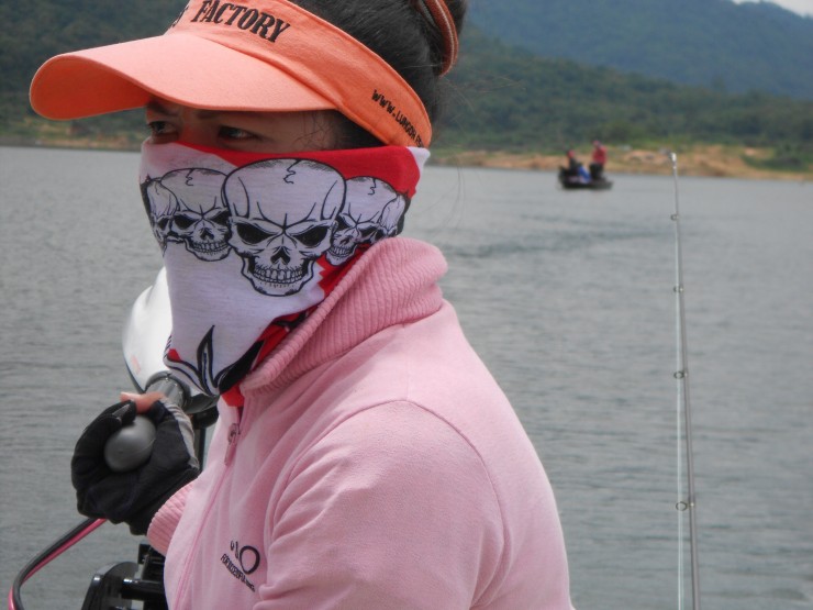  [b]บอกจ๊ะเอ๋ออกจากหุบไปตีปลาจิบกันบ้างดีกว่า..55[/b] :cool: :cool: :cool: :cool: :cool: