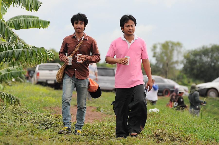เด็กเดินเบียร์ นำเข้าจากแก่งคอยเลยน่ะเนี่ยยยยย :laughing: :laughing: :laughing: :laughing: