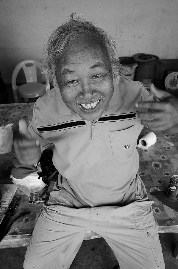 [b]ป๊าดดดดดดดดด.....ป๋าด้วยเหรอเนี่ยยยย[/b] :laughing: :laughing: :laughing: :laughing: :laughing:

