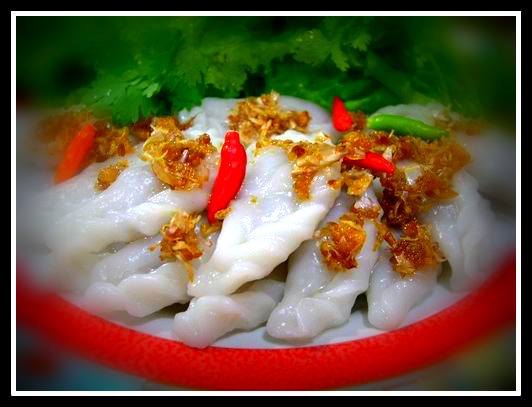 นี่ดีกว่าแบบไทย ๆ ...................... ข้าวเกรียบปากหม้อ  :tongue: :tongue: :tongue: :tongue: :ton