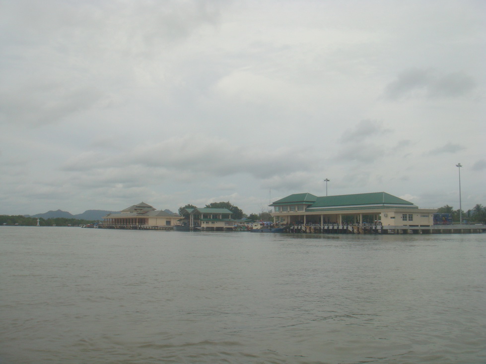 เห็นไออุ่นจากแผ่นดินใหญ่แล้ว....ท่าเรือปากบารา