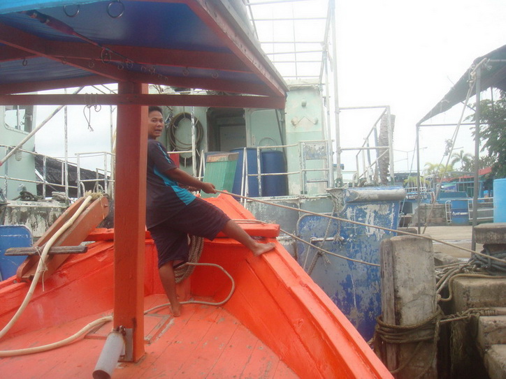 เทียบเรือท่าปากบารา  ปลอดภัย ร้อยเปอร์เซนต์แล้ว....กลับบ้านเรา  รักรออยู่...