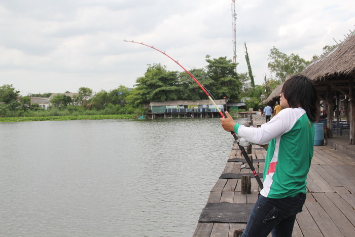 สมน้ำหน้า ปลากิน เหนื่อยๆๆ  :laughing: :laughing: