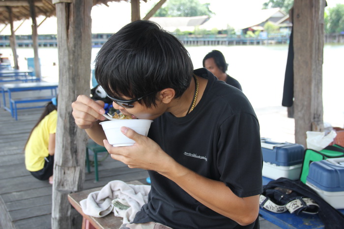 เจ้าตัวแอบมากินข้าวสะงั้น   :laughing: :laughing: :laughing: