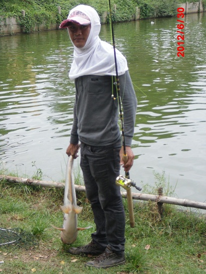 ผมกับปลาใครหล่อกว่ากัน