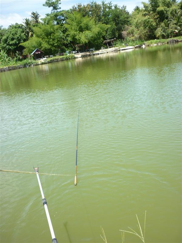 เอ้า.....พากระบี่ผมเป็นเรือหางยาวพุ่งไปโน่น 