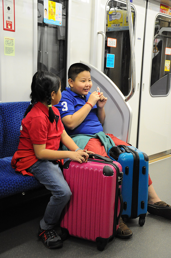 นั่งรถไฟไปลงที่สนามบินนาริตะได้เลย สดวกสบายจริงๆ :grin: :grin: :grin: