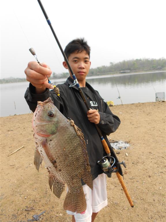 เด็กฝึกหัด AB Fishing Team..
ปลาเกล็ดจัดมาอีกหนึ่งตัว.. :grin: :grin: