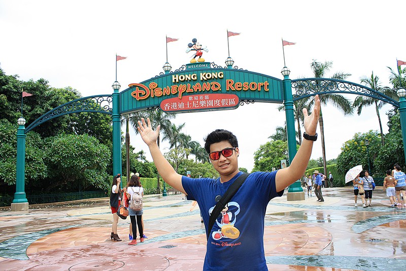 หลังจากนั้นก็เข้าสู่ Hong Kong Disney Land
คณะของเราได้รับการต้อนรับจากเจ้าหน้าที่จากฮ่องกงดิสนี่ย์