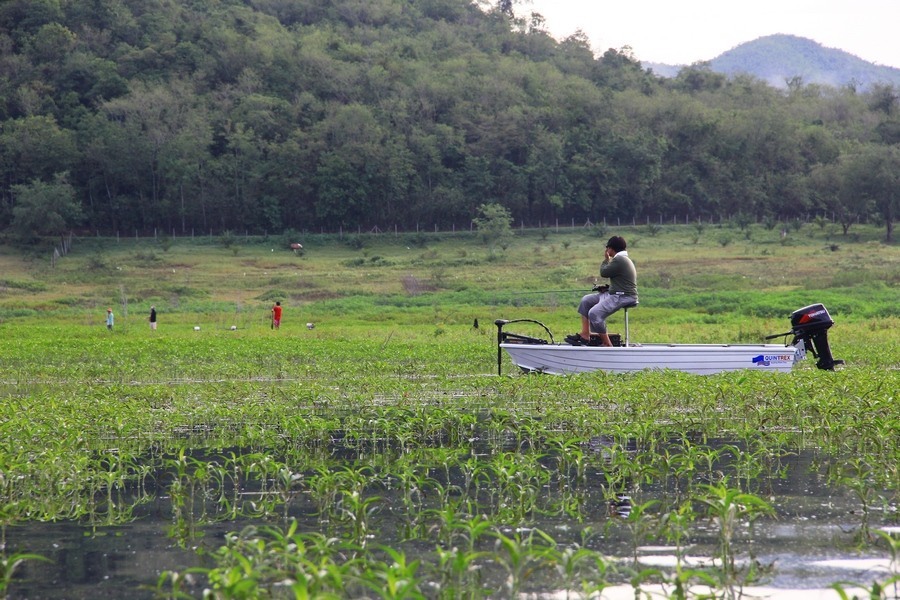 หลังน้าเก่งเอาเรือลงเสร็จเรียบร้อย ก้อตามมาสมทบอีกลำ