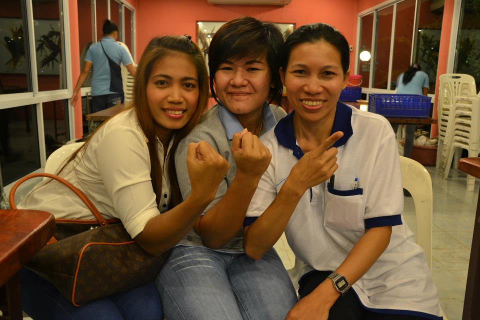 ของสามีพวกเธอเท่าไหน ดูกันเองนะครับ ว่าแต่ซ้อแค่นี้เองหรอ :laughing: :laughing: :laughing: